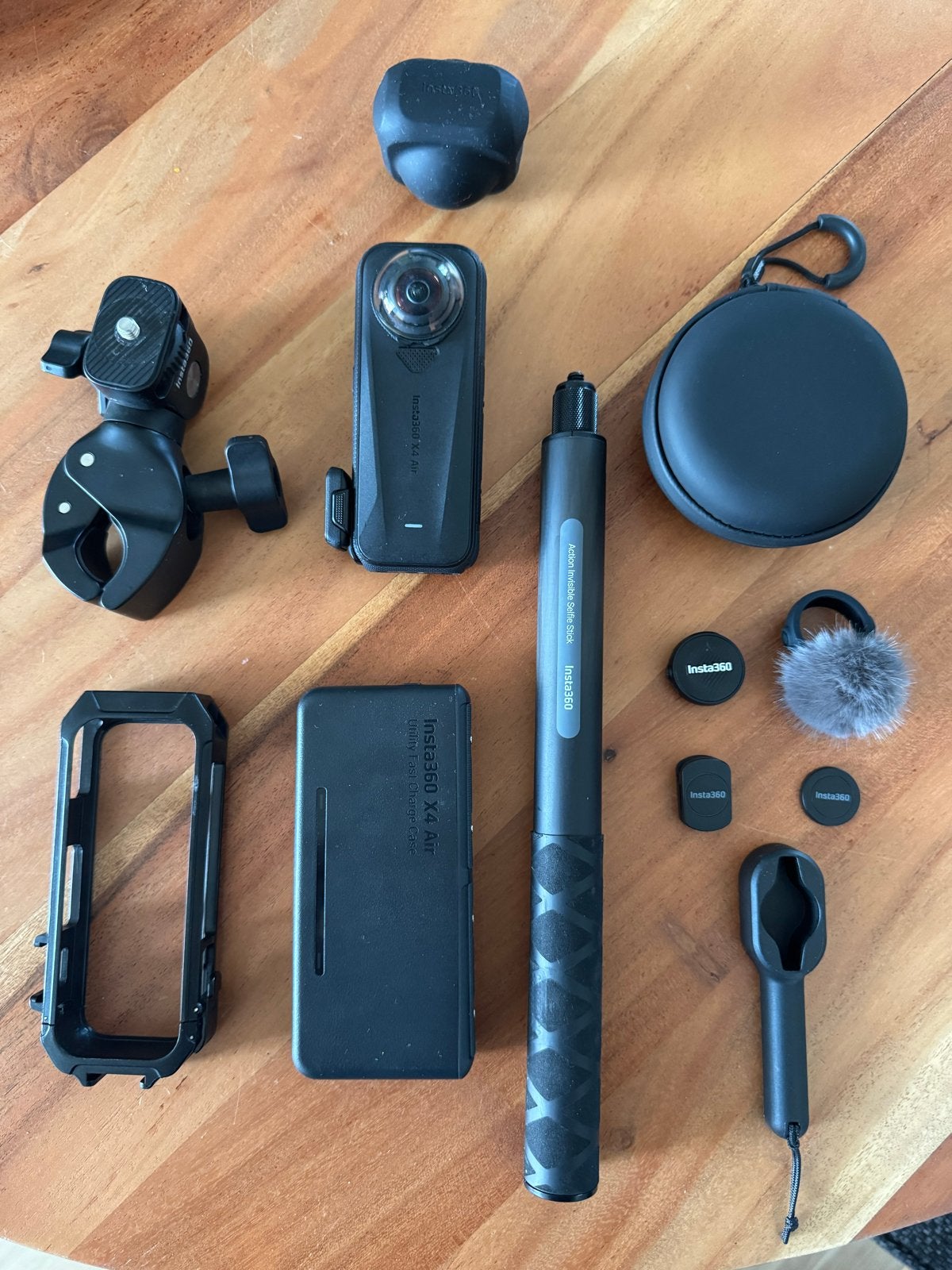 Foto 2 van Insta360 X4 Air + 4 accu’s + snellader + 512GB + accessoires