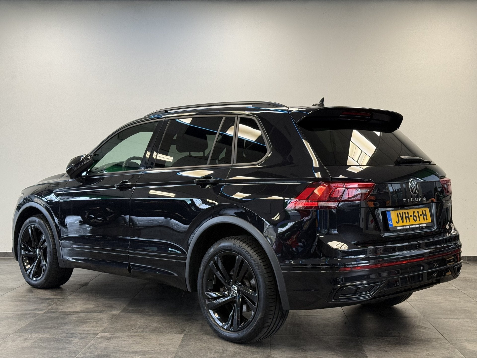 Volkswagen Tiguan 1.4 TSI eHybrid R-Line Business+ Panoramad, Auto's, 1716 kg, Stof, 4 cilinders, Overige brandstoffen