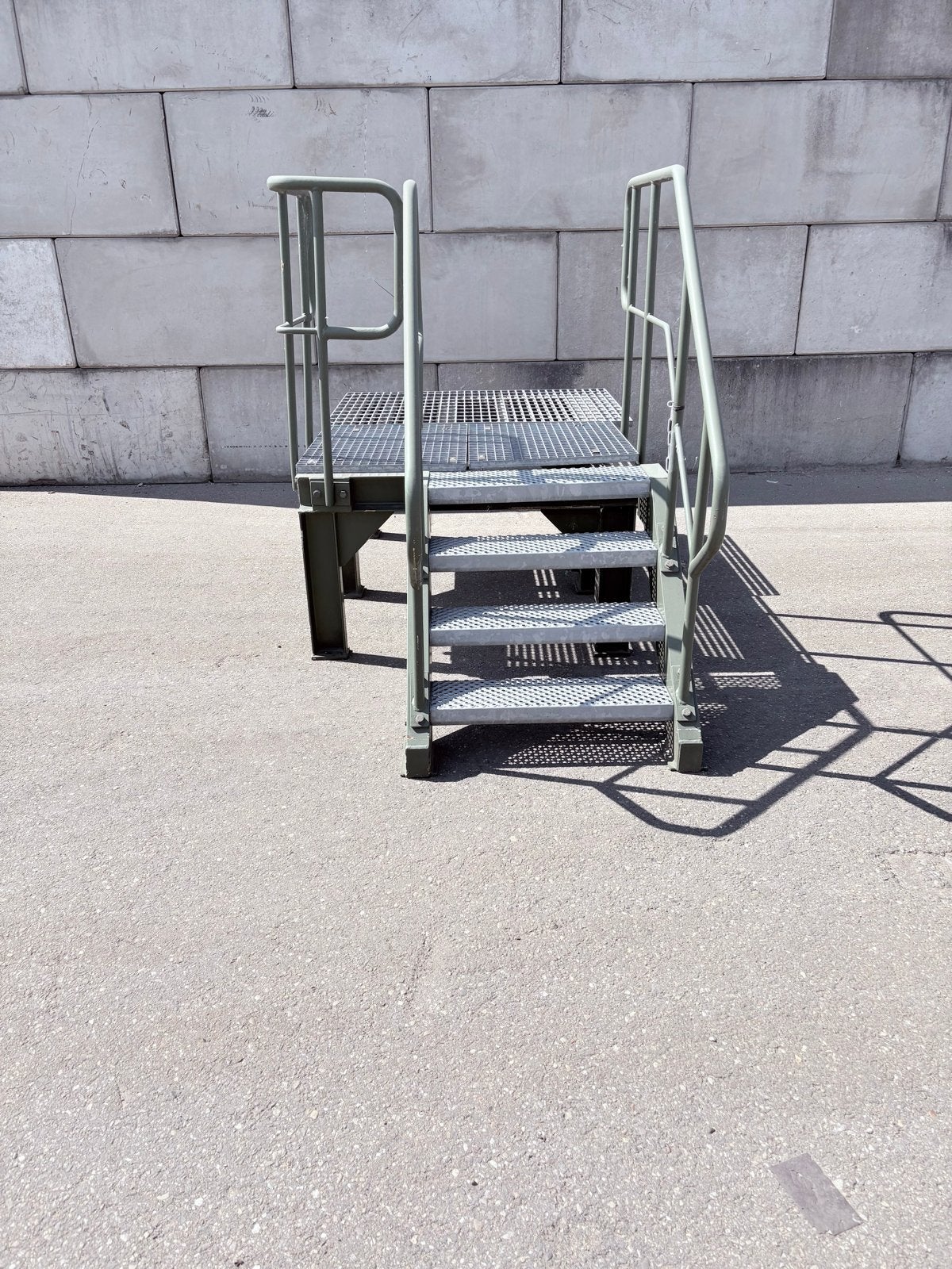 Bordestrap - trap met platform- bordes trap, Doe-het-zelf en Verbouw, Ladders en Trappen, Ophalen, Gebruikt, Minder dan 2 meter