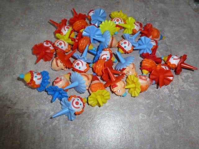 NIEUW 75 CLOWN PRIKKERS decoratie voor op taarten of cupcake, Ophalen of Verzenden, Nieuw, Versiering, Verjaardag