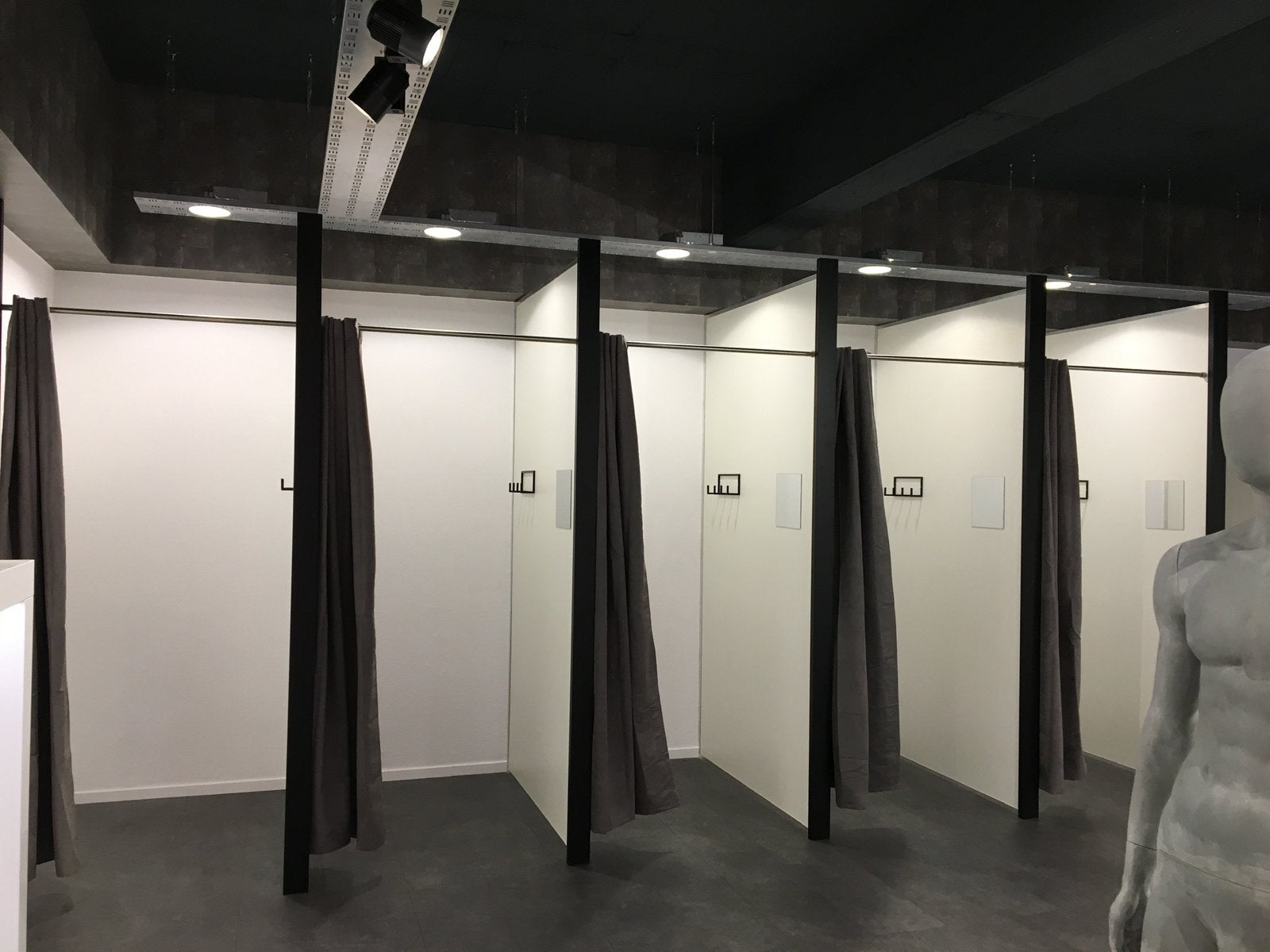 Complete kledingzaak inrichting., Ophalen