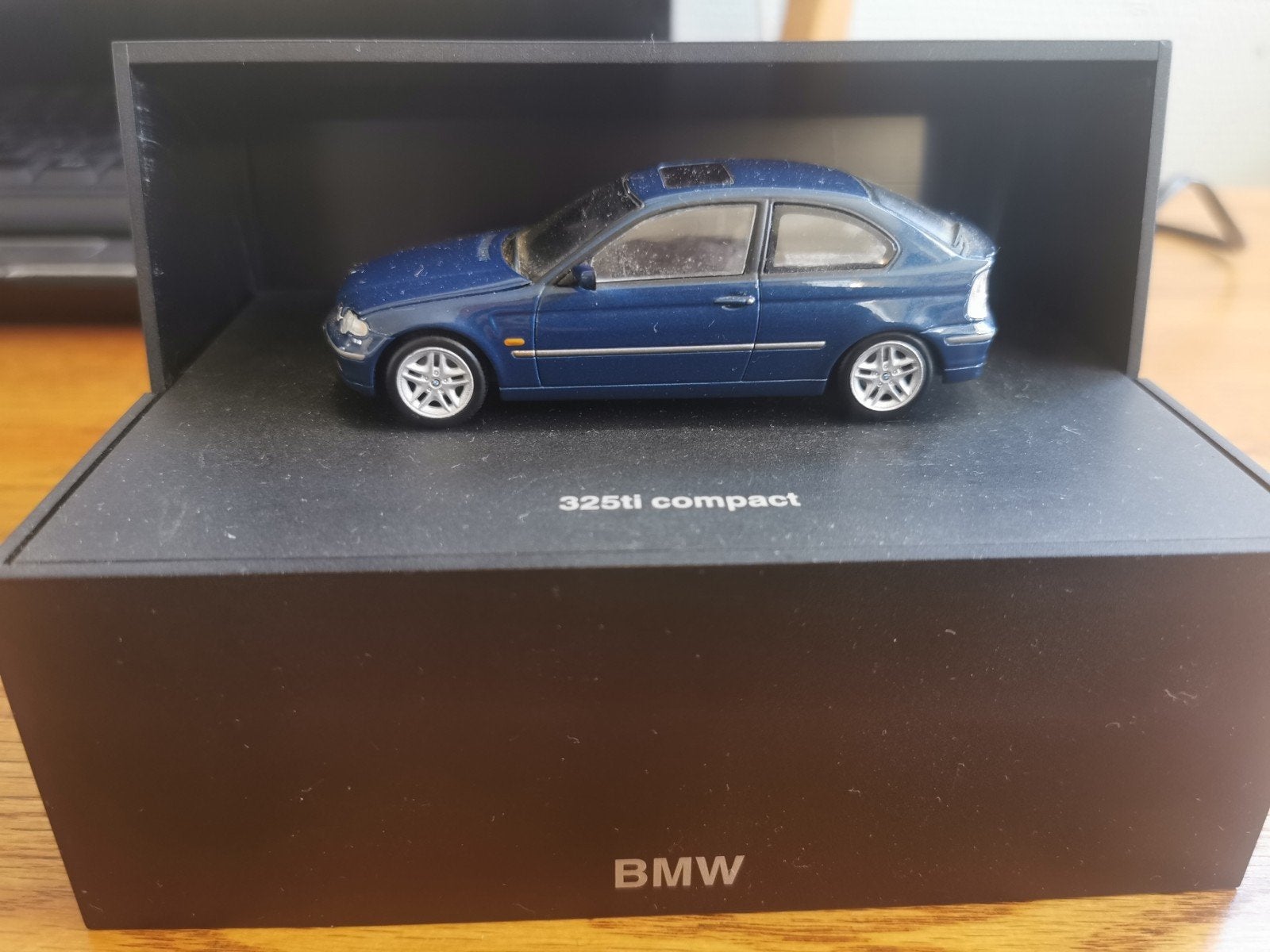 BMW 325ti Compact Modelauto Origeel door BMW uitgegeven, Ophalen of Verzenden, Nieuw, Auto