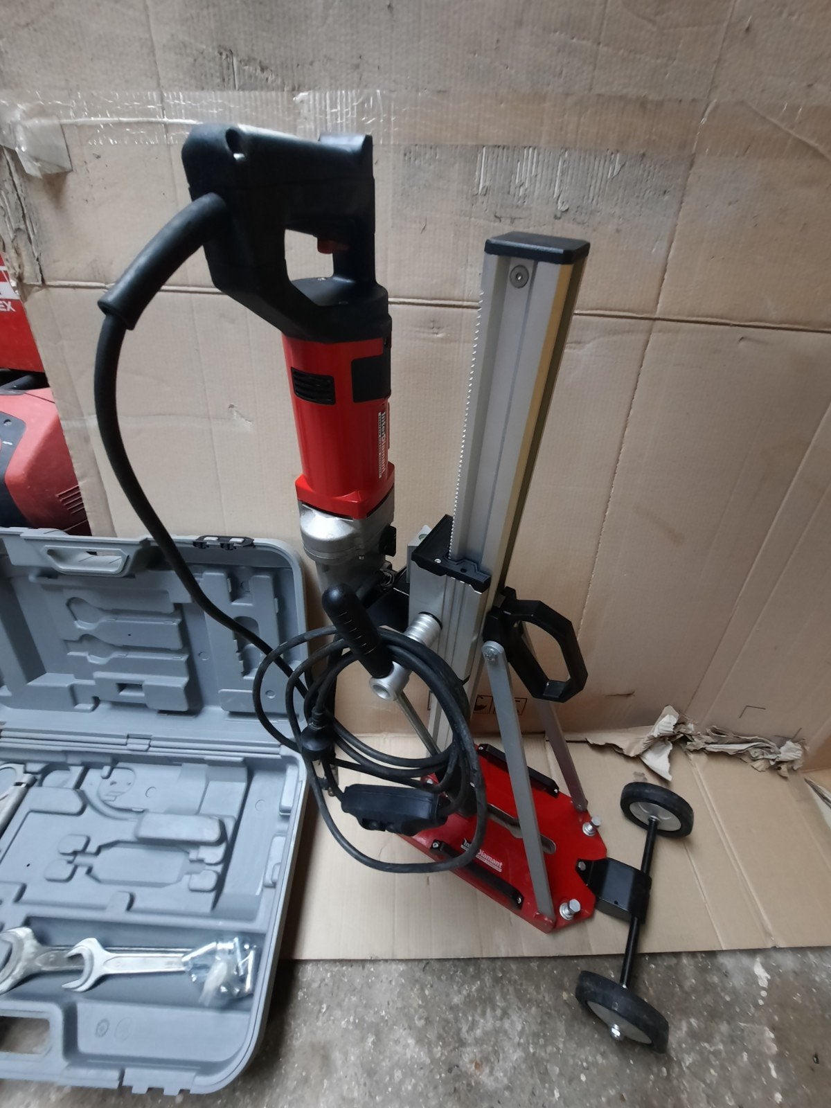 InterDiamant ID3200 diamantboormachine+ interdiamant statief, 600 watt of meer, Zo goed als nieuw, Variabele snelheid, Ophalen