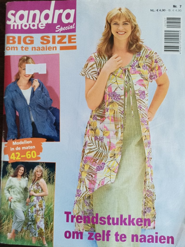 Sandra mode grote maten nr 7 maat 42 - 60, Hobby en Vrije tijd, Kledingpatronen, Ophalen, Zo goed als nieuw, Vrouw, Overige merken