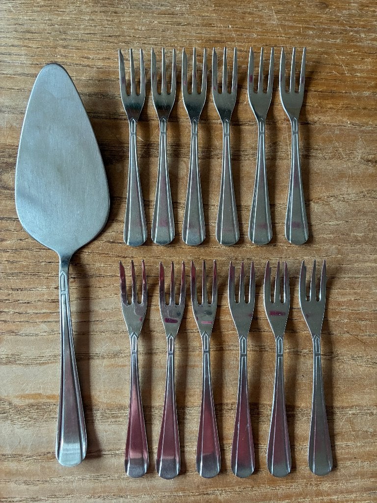 12 Vintage Sola GZ 640 gebaksvorkjes (smal) + taartschep, Antiek en Kunst, Antiek | Bestek, Ophalen of Verzenden