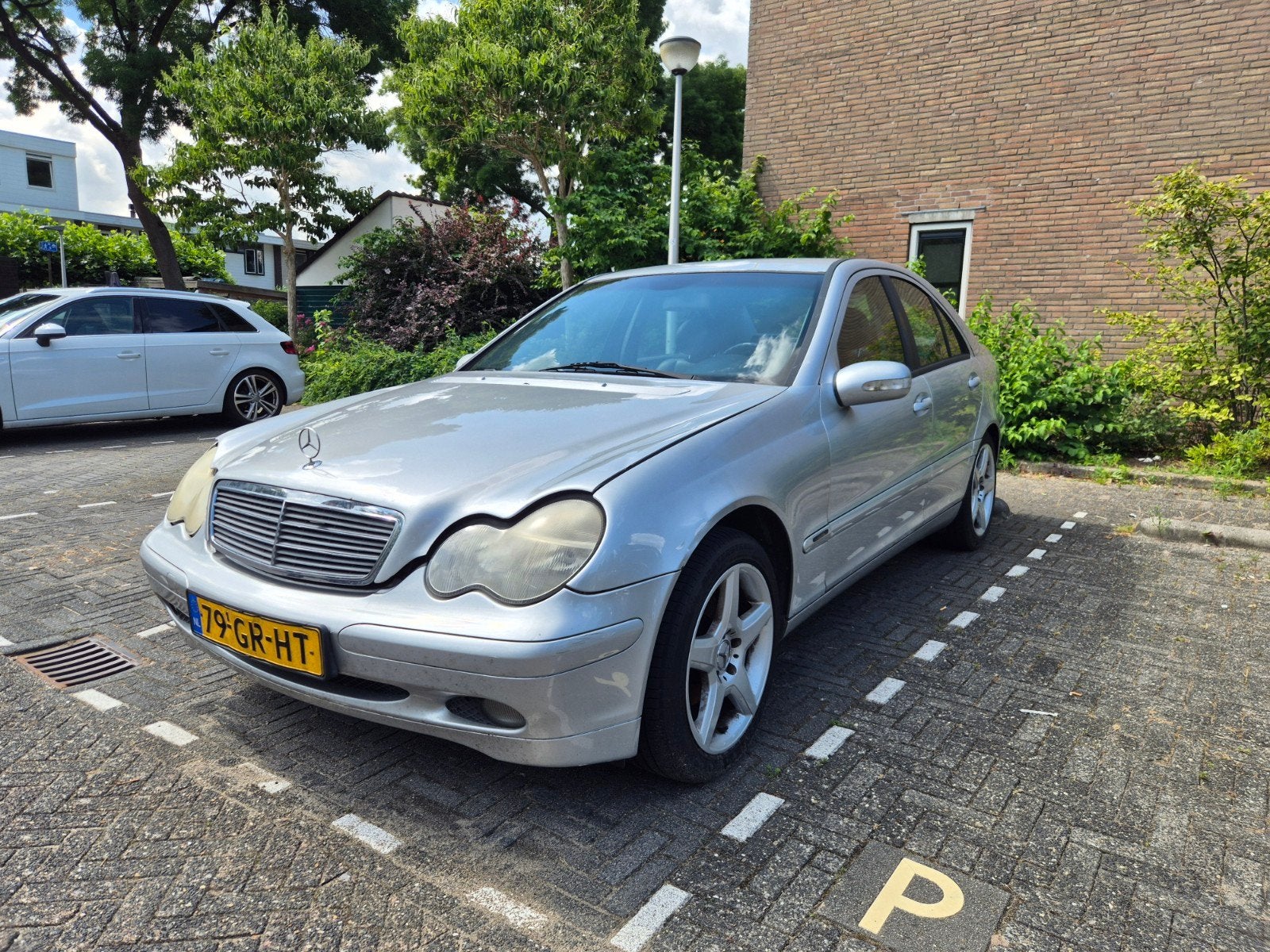 OPKNAPPER Mercedes-Benz C-Klasse 2.0 C200 Kompr, Achterwielaandrijving, 4 cilinders, 163 pk, 75 €/maand