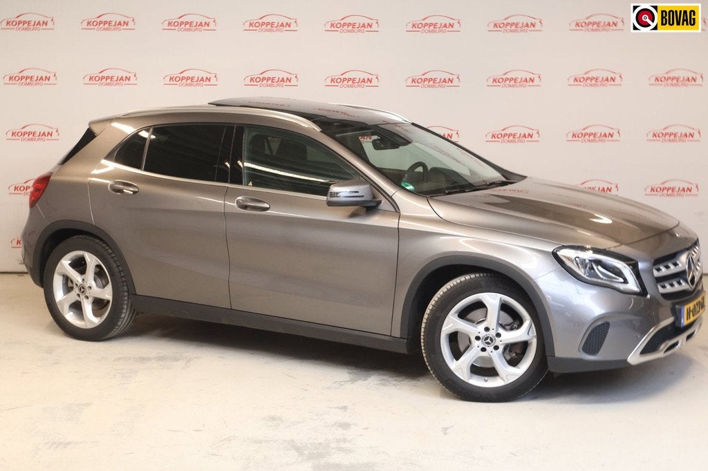 Mercedes-Benz GLA-klasse 250 Premium Plus, Panodak, trekhaak, Auto's, Mercedes-Benz, Te koop, GLA, 360° camera, ABS, Airbags, Airconditioning