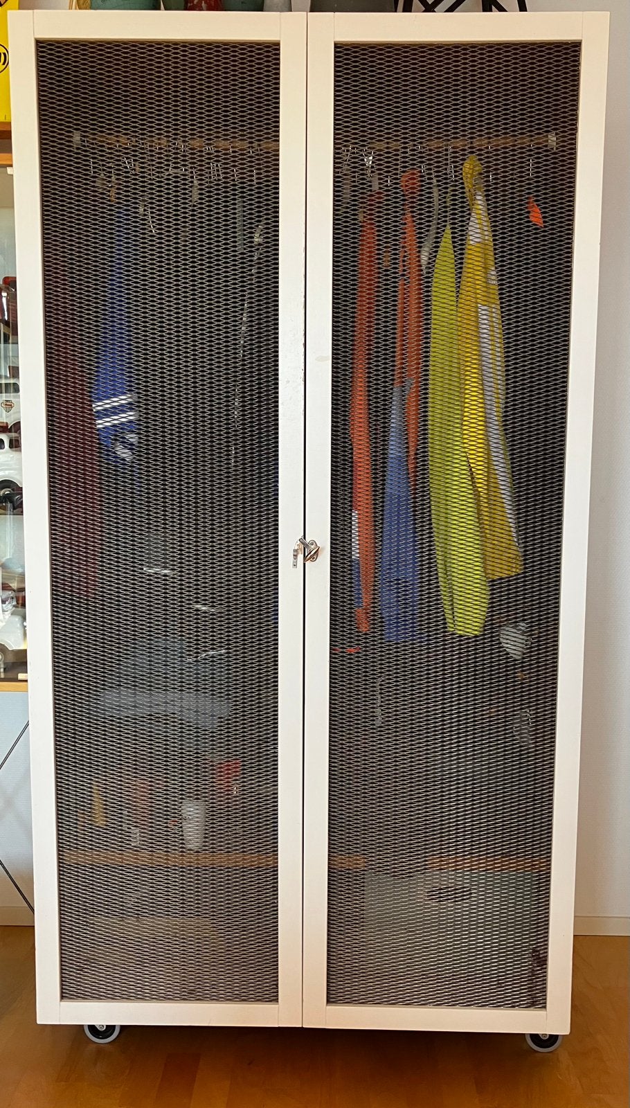 Ikea garderobekast/ kledingkast op zwenkwielen, Stoer, Met plank(en), 50 tot 100 cm, Zo goed als nieuw