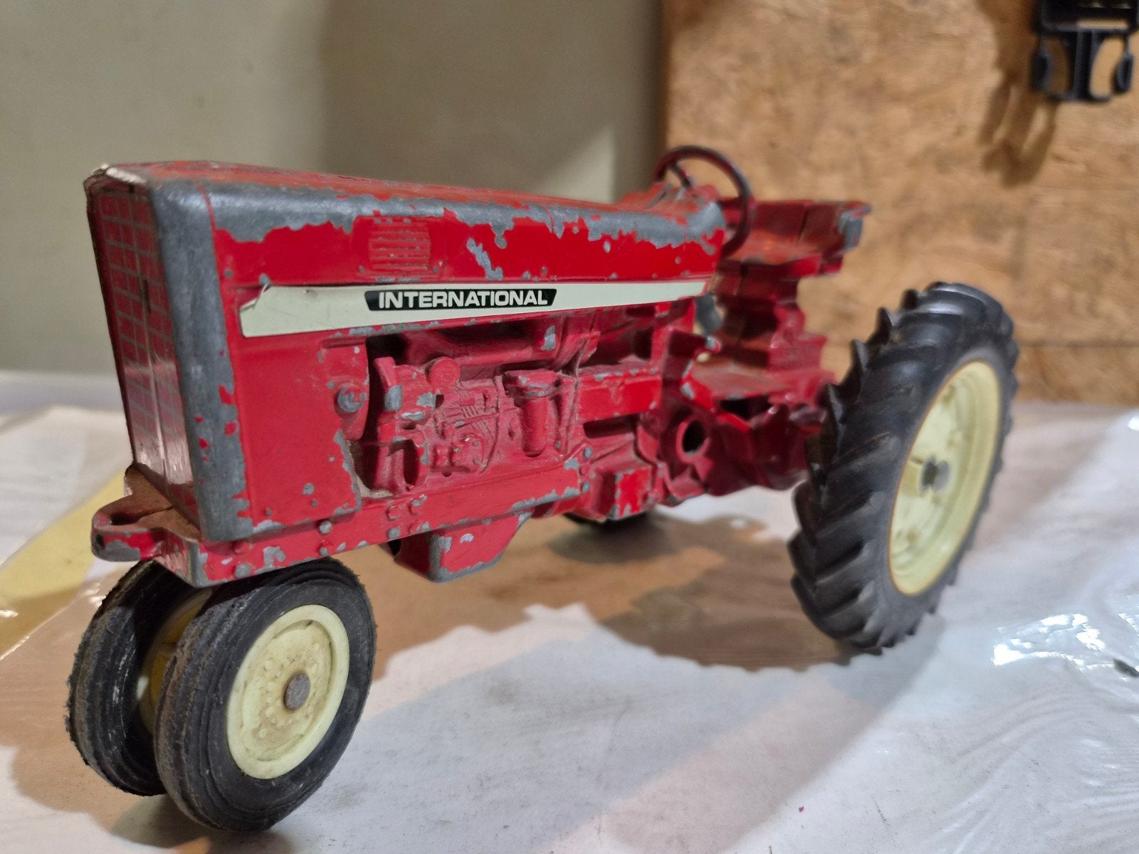 Farmall International van ERTL - Vintage Speelgoed Tractor, Ophalen of Verzenden, Gebruikt