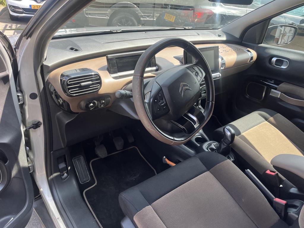 Citroen C4 Cactus 1.2 PureTech Shine, Voorwielaandrijving, Gebruikt, 1199 cc, 82 pk