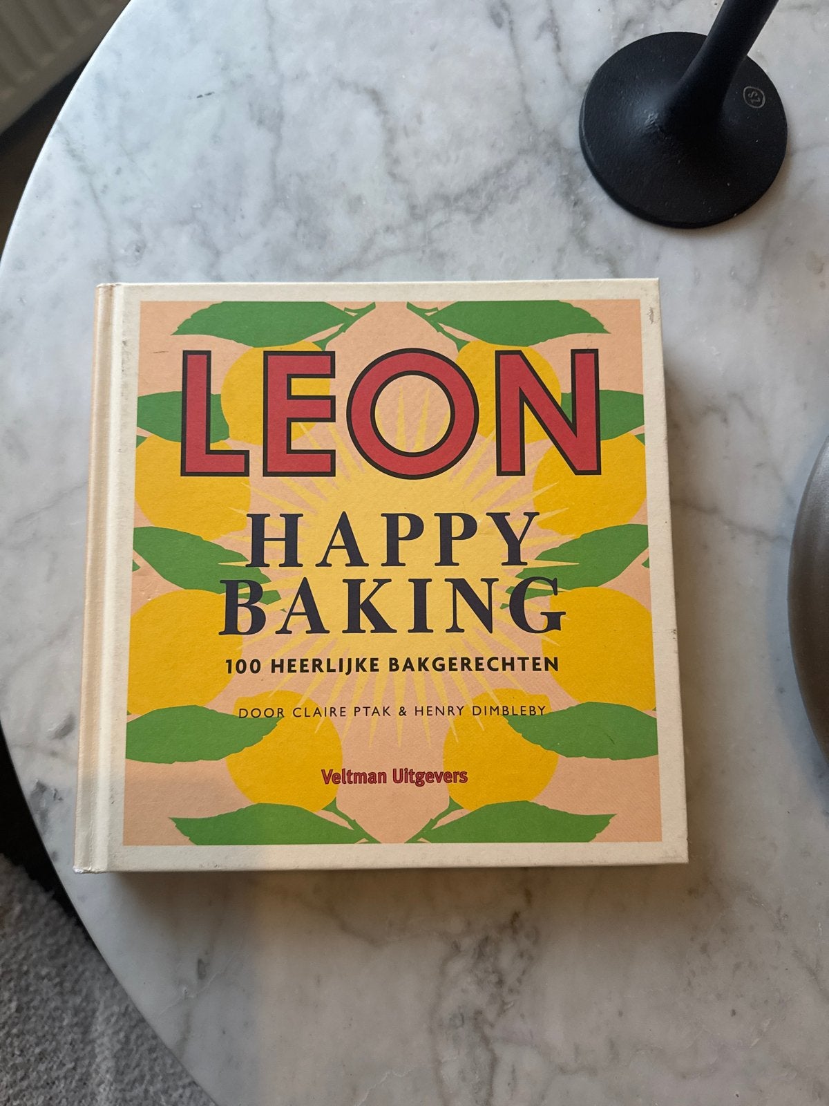 LEON Happy Baking: 100 heerlijke bakgerechten, Ophalen of Verzenden, Zo goed als nieuw, Gezond koken, Taart, Gebak en Desserts