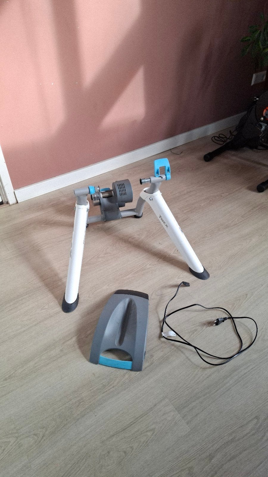 Tacx Flow Smart fietstrainer 
Te koop aangeboden:, Ophalen of Verzenden, Gebruikt, Overige typen