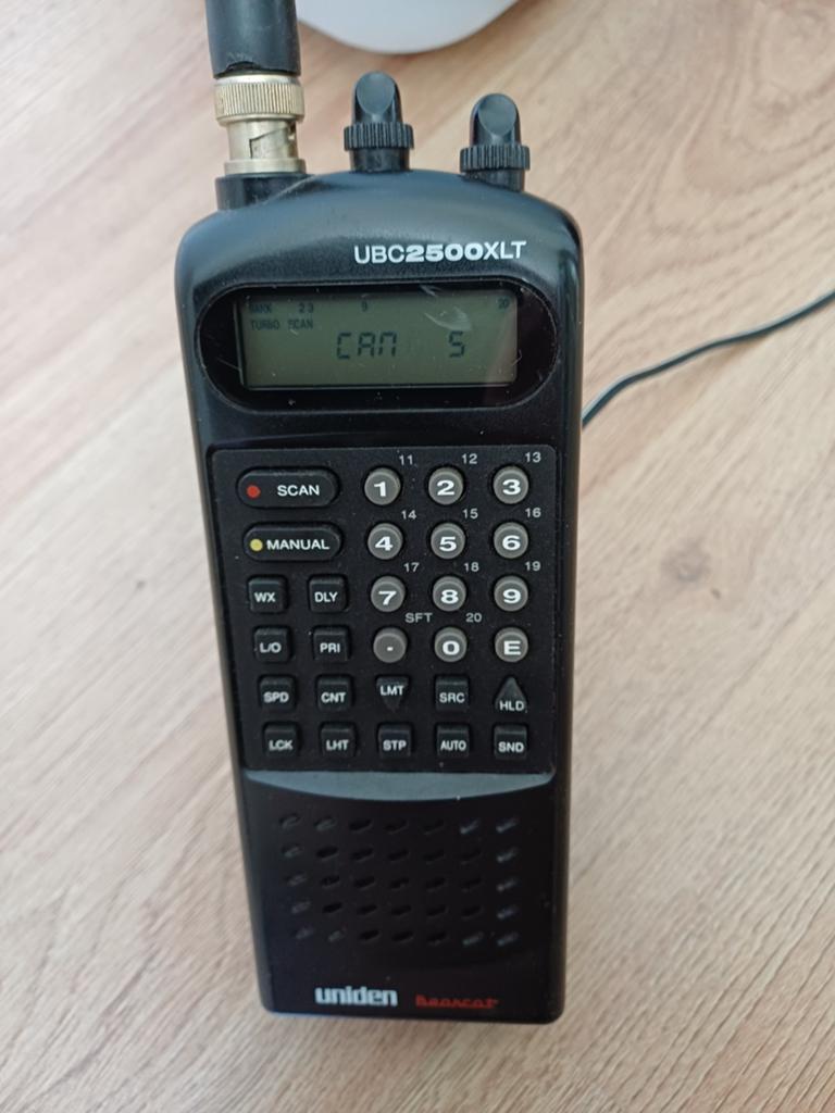 Uniden Bearcat UBC2500XLT Scanner met accessoires, Ophalen, Gebruikt, 15 km of meer, Portofoon of Walkie-talkie