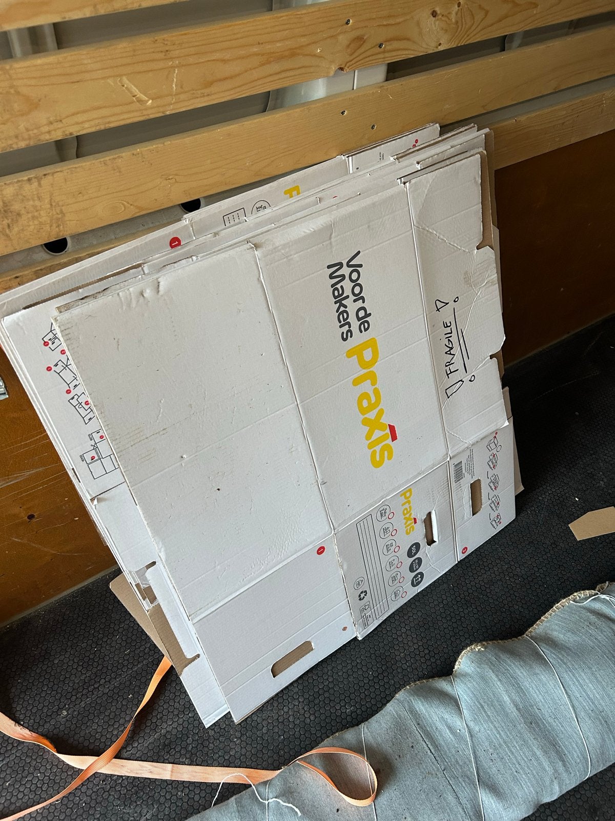 Partij verhuisdozen (15 kleinere, 3 grote) - 1x gebruikt, Ophalen, Doos, Opvouwbaar, 50 tot 75 cm
