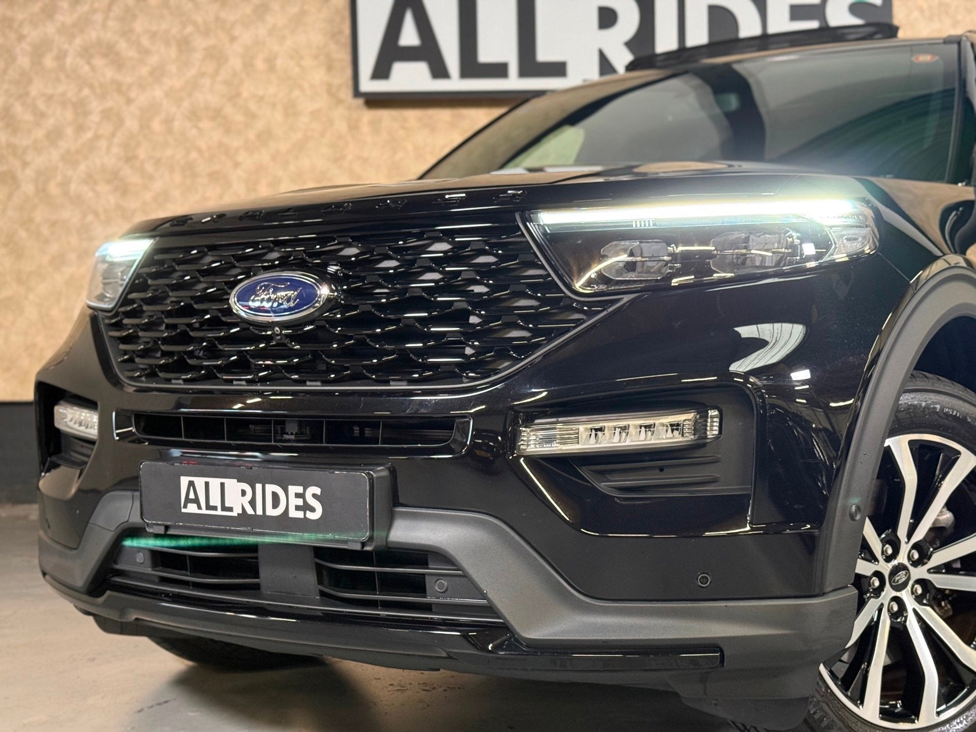 Ford EXPLORER 3.0 V6 EcoBoost PHEV ST-Line | Pano | Carplay, Automaat, Dealer onderhouden, Gebruikt, 2441 kg