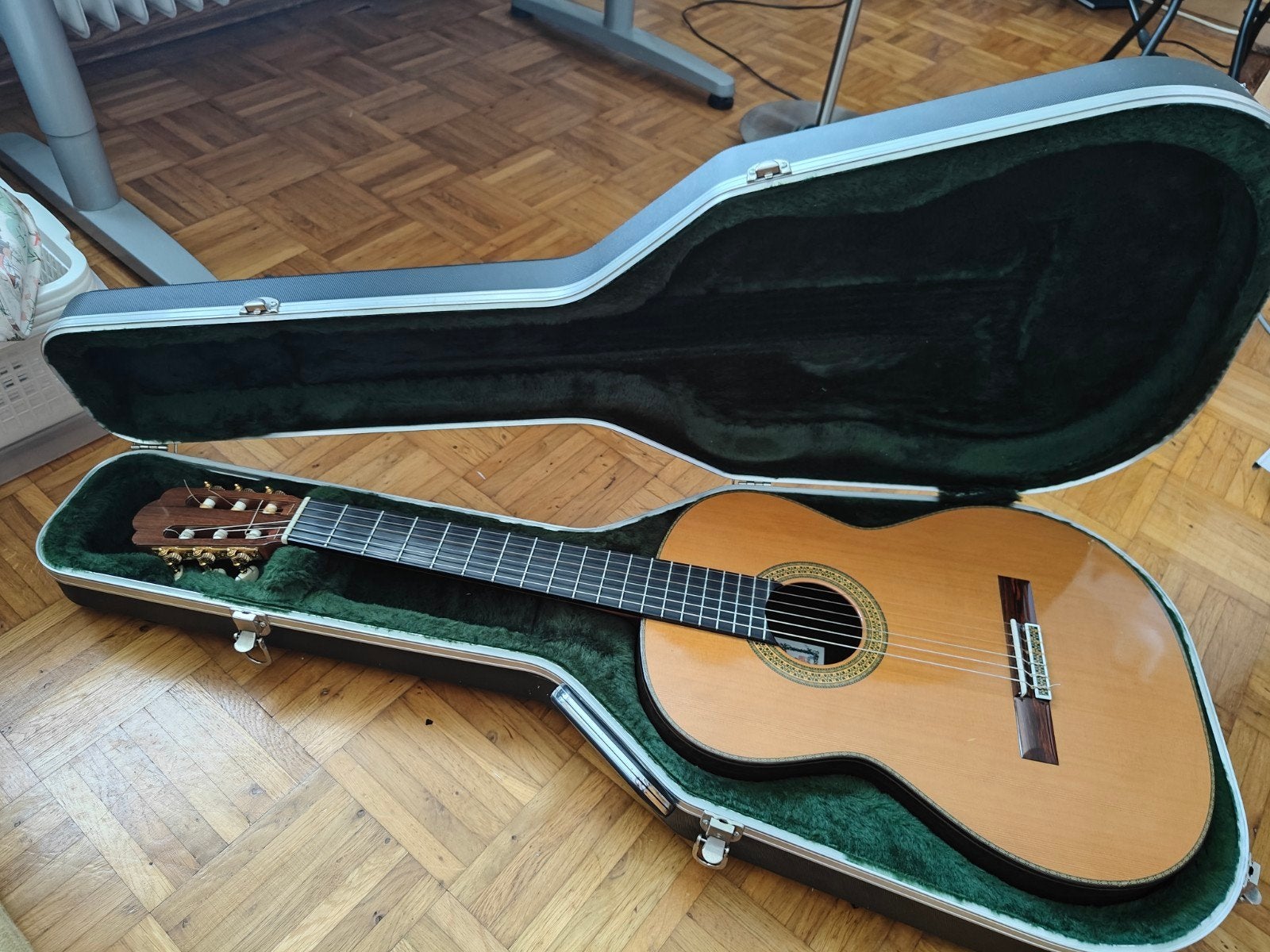 Asturias Renaissance Klassieke Gitaar met Koffer, Ophalen, Zo goed als nieuw, Klassieke of Spaanse gitaar, Met koffer