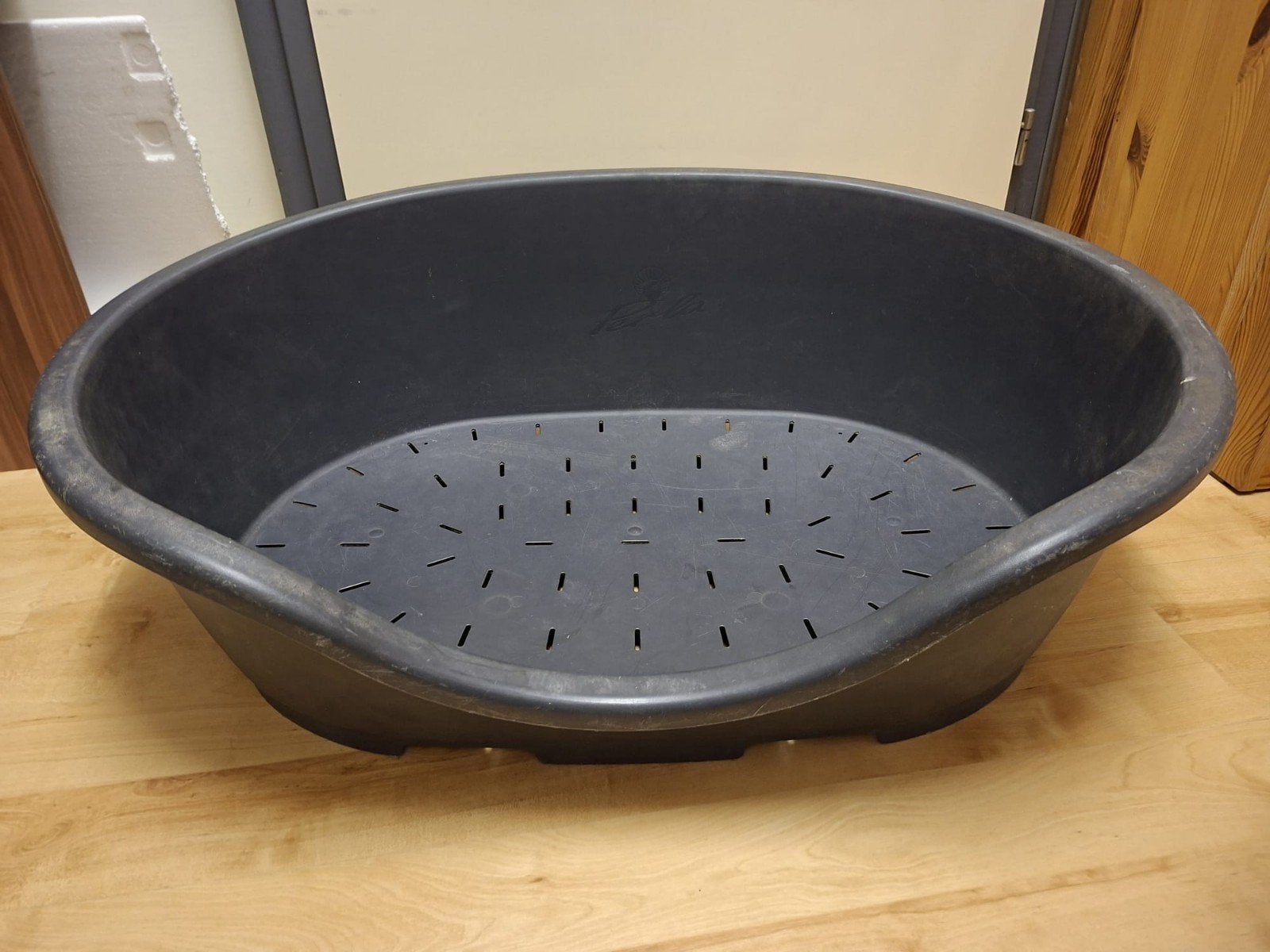 Grote plastic hondenmand zwart, Dieren en Toebehoren, Hondenmanden, Ophalen, Overige