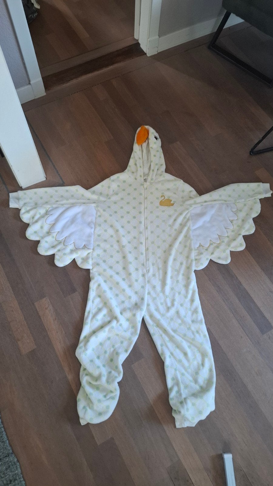Zwaan onesie efteling, Ophalen, Button of Speldje