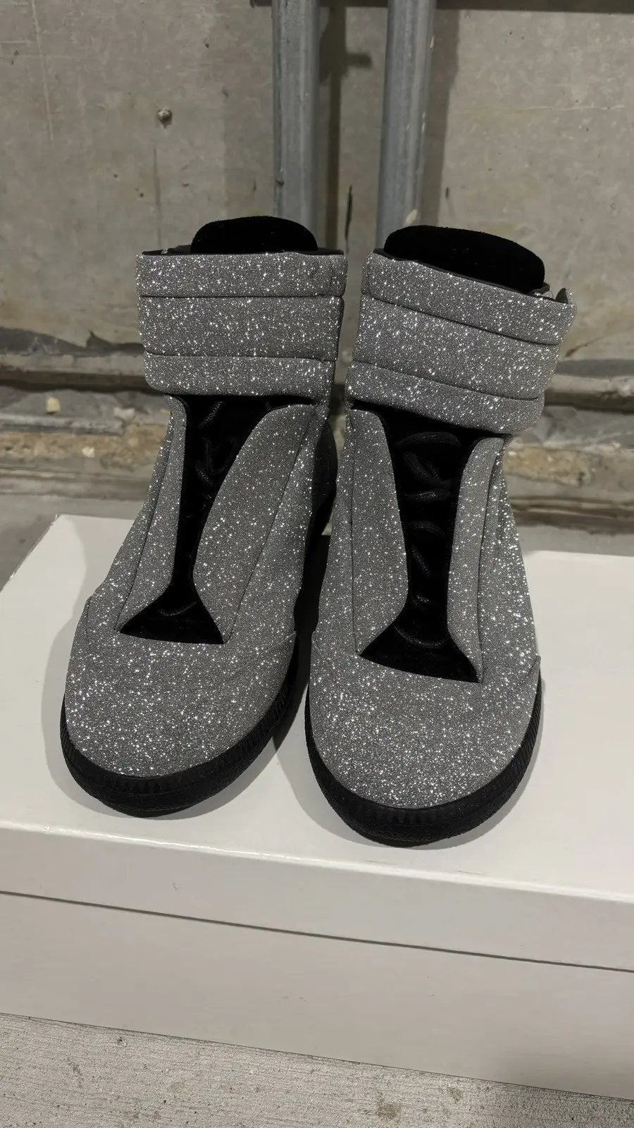 Maison Margiela Glitter High-Top, Ophalen of Verzenden, Zo goed als nieuw, Grijs, Sneakers of Gympen