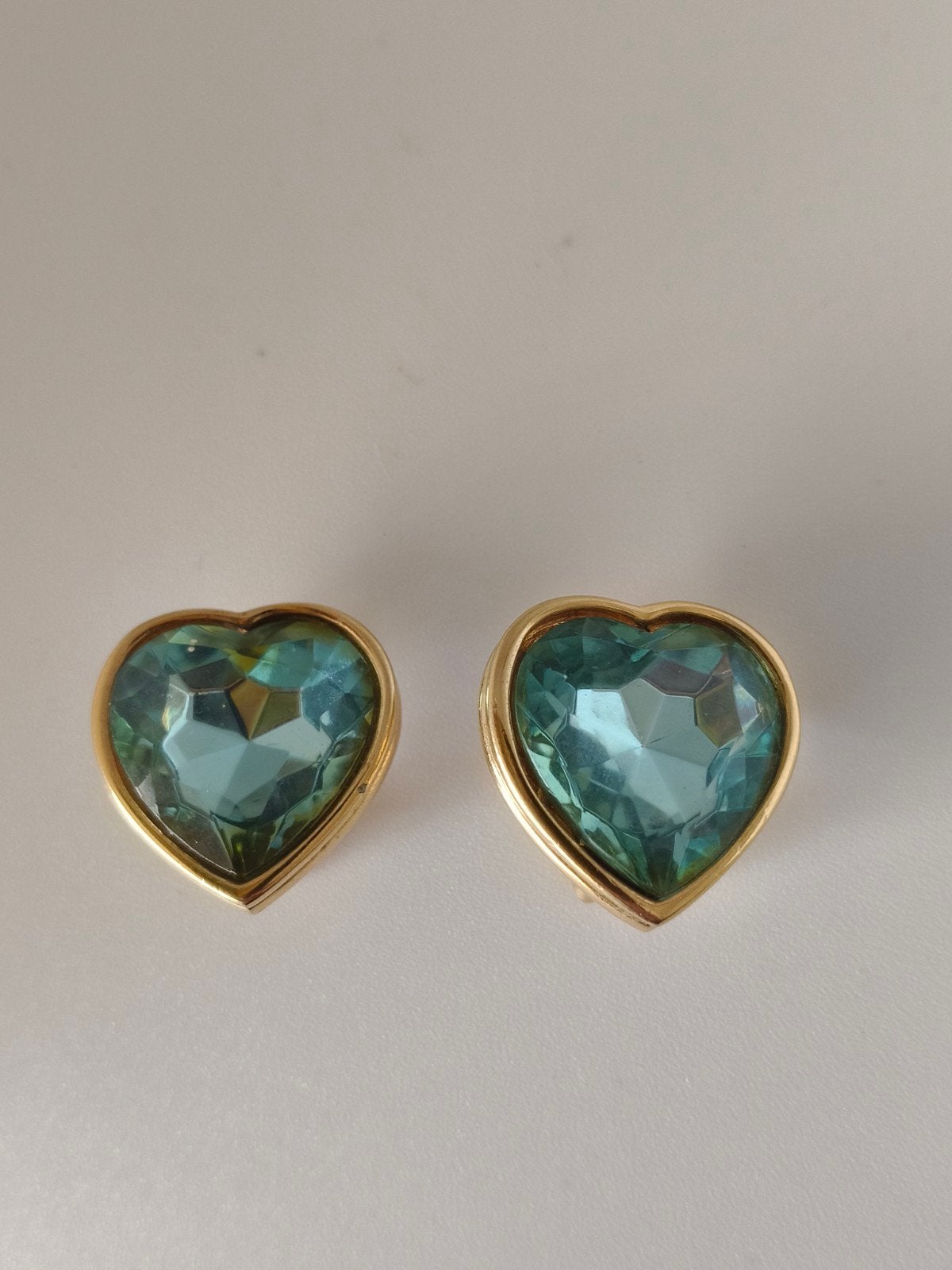 Vintage Richelieu oorclips met topaasblauwe hartjes, Sieraden, Tassen en Uiterlijk, Oorbellen, Ophalen of Verzenden, Goud, Overige materialen