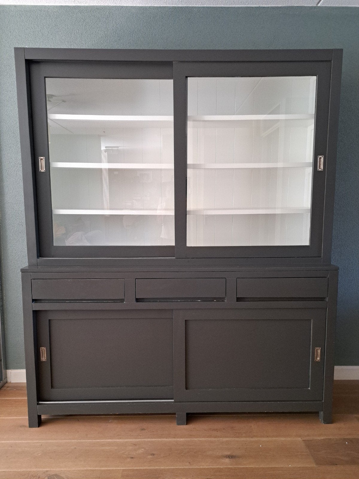 Houten vitrinekast/ buffetkast met schuifdeuren, Ophalen, Glas, Landelijk modern, Met deur(en)
