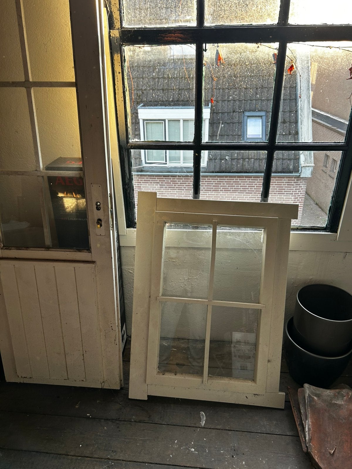 Twee deuren en raamkozijn tuinhuisje, Doe-het-zelf en Verbouw, Kozijnen en Schuifpuien, Gebruikt, Raamkozijn, Hout, Ophalen