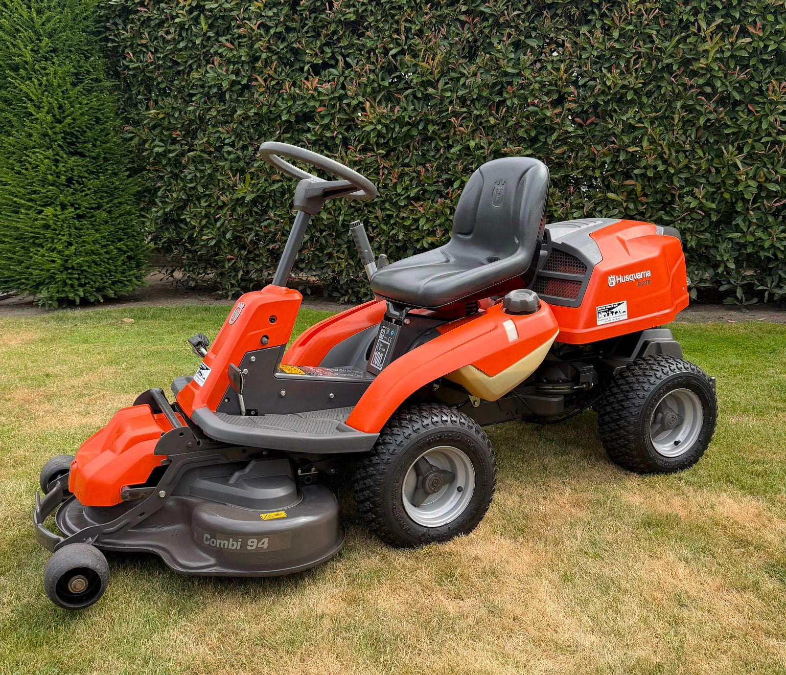 Husqvarna Rider 216 zitmaaier / frontmaaier hydrostaat, Ophalen, Zo goed als nieuw, Mulchfunctie, 90 tot 120 cm