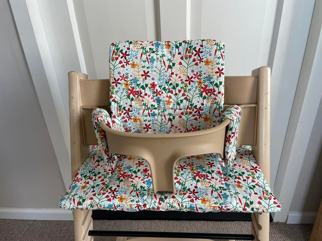 Nieuw! Leuke wild flower Stokke Tripp Trapp stoel kussenset, Ophalen of Verzenden, Nieuw, Meegroeistoel, Gordel(s)