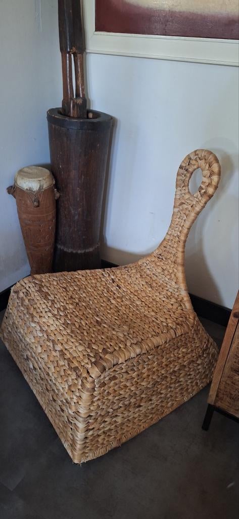 IKEA Rotan Schommelstoel - Uniek Design, Huis en Inrichting, Stoelen, Ophalen, Bruin, Bohemian, Natuurlijk, Scandinavisch, Riet of Rotan