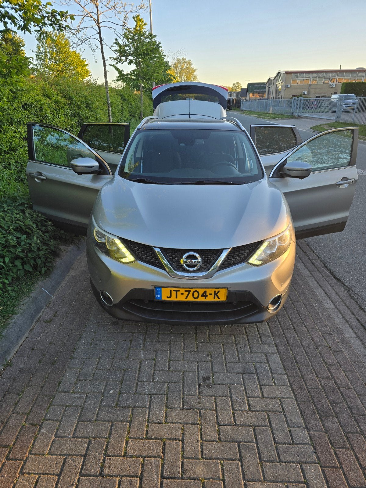 Nissan Qashqai 1.2 Dig-t 85KW 2WD 2016 Grijs, Auto's, Voorwielaandrijving, 4 cilinders, Origineel Nederlands, 1200 kg