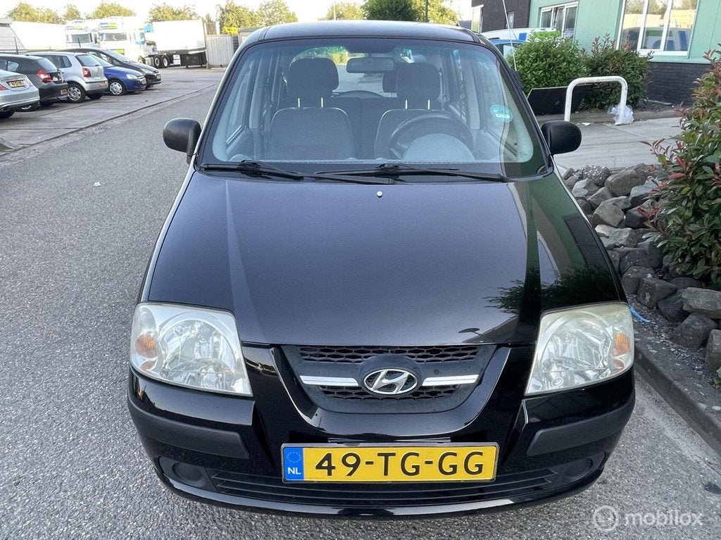 Hyundai Atos 1.1i Active Young Nieuwe Apk, Auto's, Hyundai, Voorwielaandrijving, 31 €/maand, 4 cilinders, Elektrische ramen