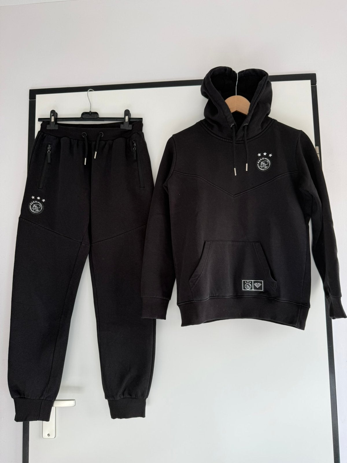 Zwart Ajax jogging pak, maat 164, Ophalen of Verzenden, Gebruikt, Jongen of Meisje, Setje