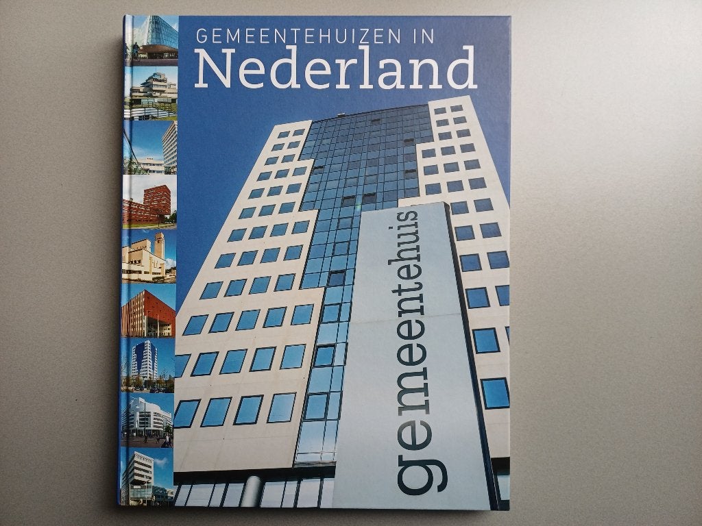 Gemeentehuizen in Nederland 2020 dus actueel Alle provincies, Ophalen of Verzenden, Zo goed als nieuw