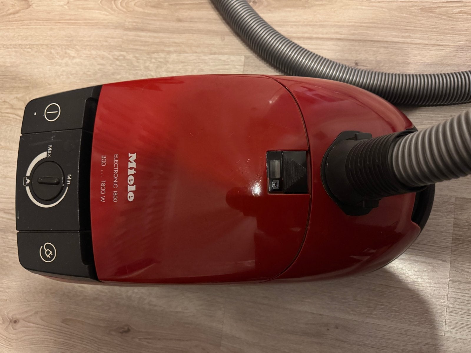 Miele S380 Electronic 1800W sledestofzuiger, Stofzak, Gebruikt, Ophalen of Verzenden, 1600 tot 2000 watt