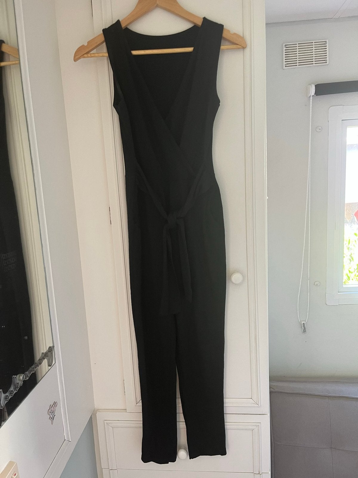 Zwarte jumpsuit met strikceintuur, Kleding | Dames, Jumpsuits, Ophalen of Verzenden, Zo goed als nieuw, Maat 38/40 (M), Zwart