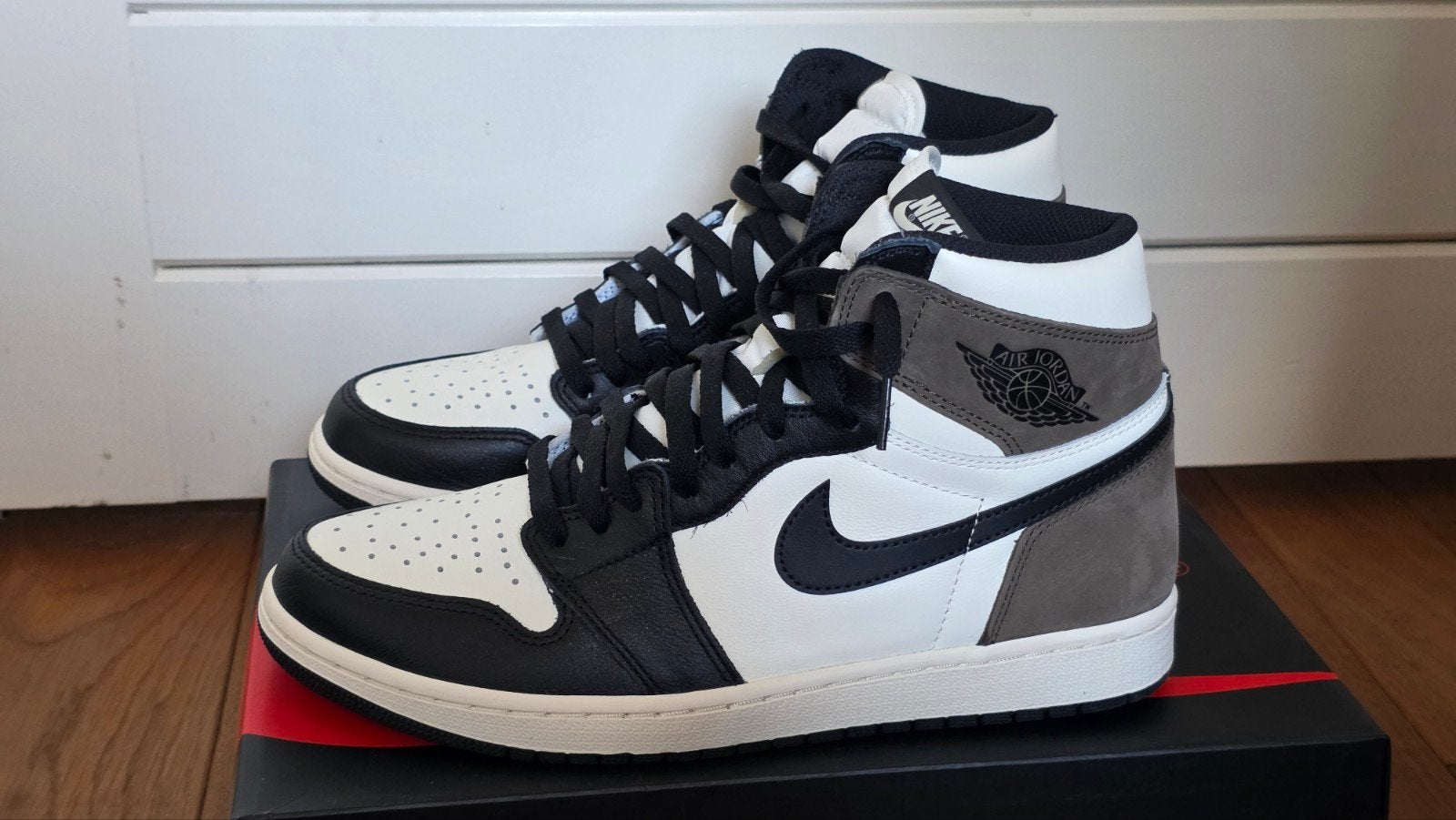 Air Jordan 1 High Dark Mocha maat 44, Bruin, Verzenden, Air Jordan, Sneakers of Gympen