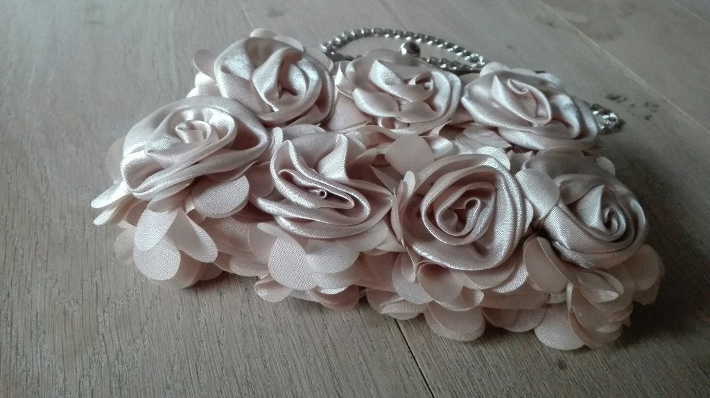 romantisch clutch tasje van stof met rozen bloemen van stof, Ophalen of Verzenden, Zo goed als nieuw, Beige, Avondtasje