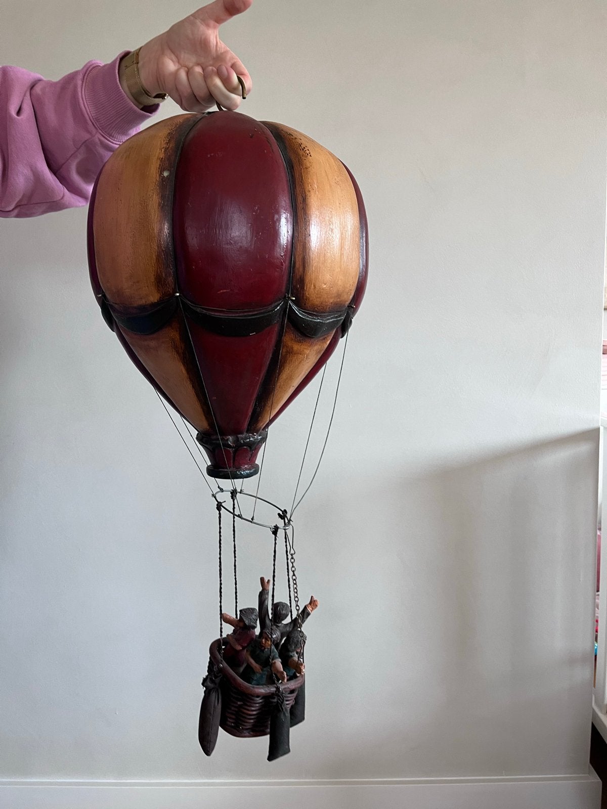 Decoratieve heteluchtballon met figuren, Ophalen