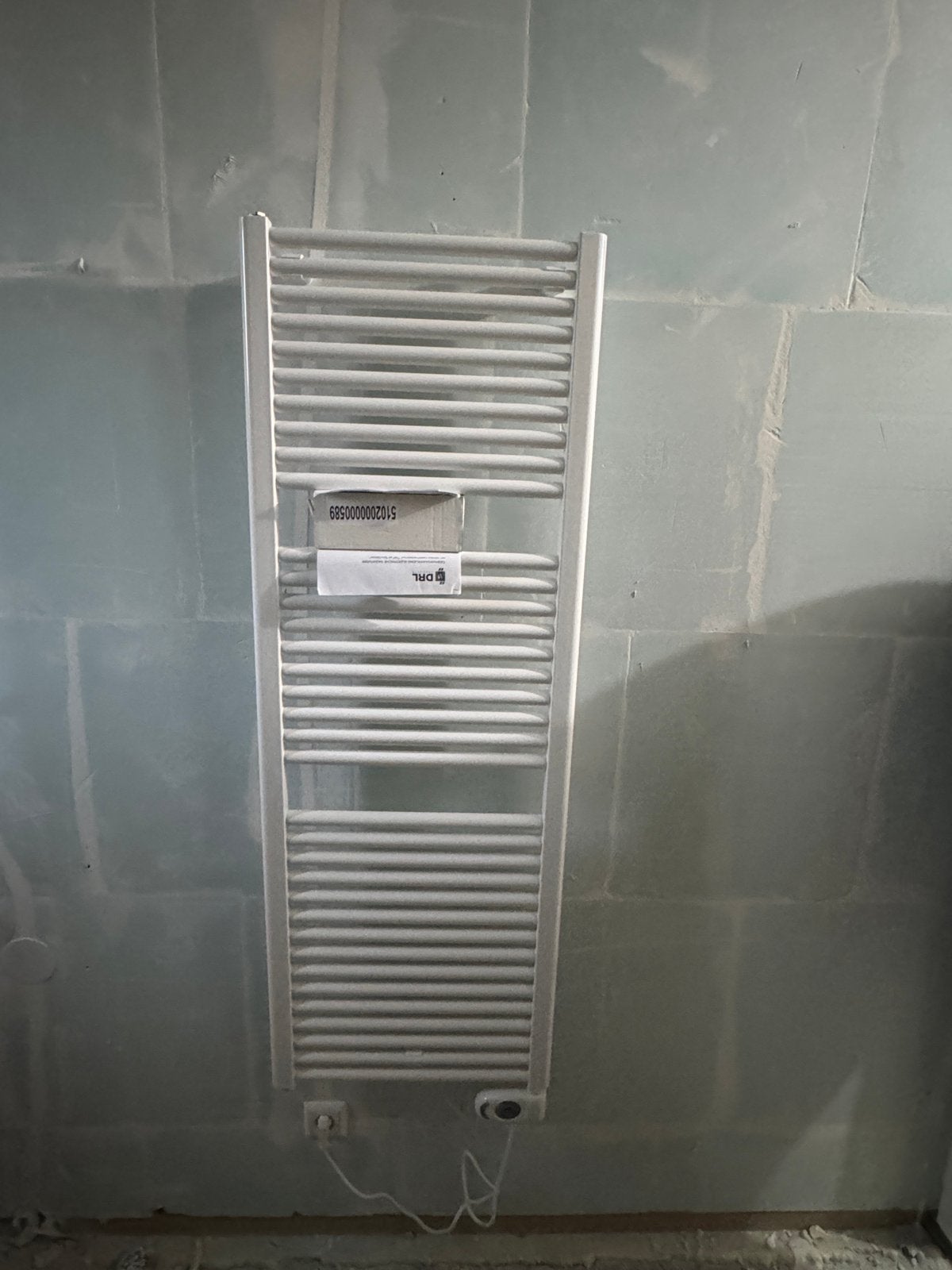 Nieuwe DRL E-Comfort Elektrische Handdoekradiator Wit, Ophalen, Radiator, Minder dan 60 cm, Zo goed als nieuw