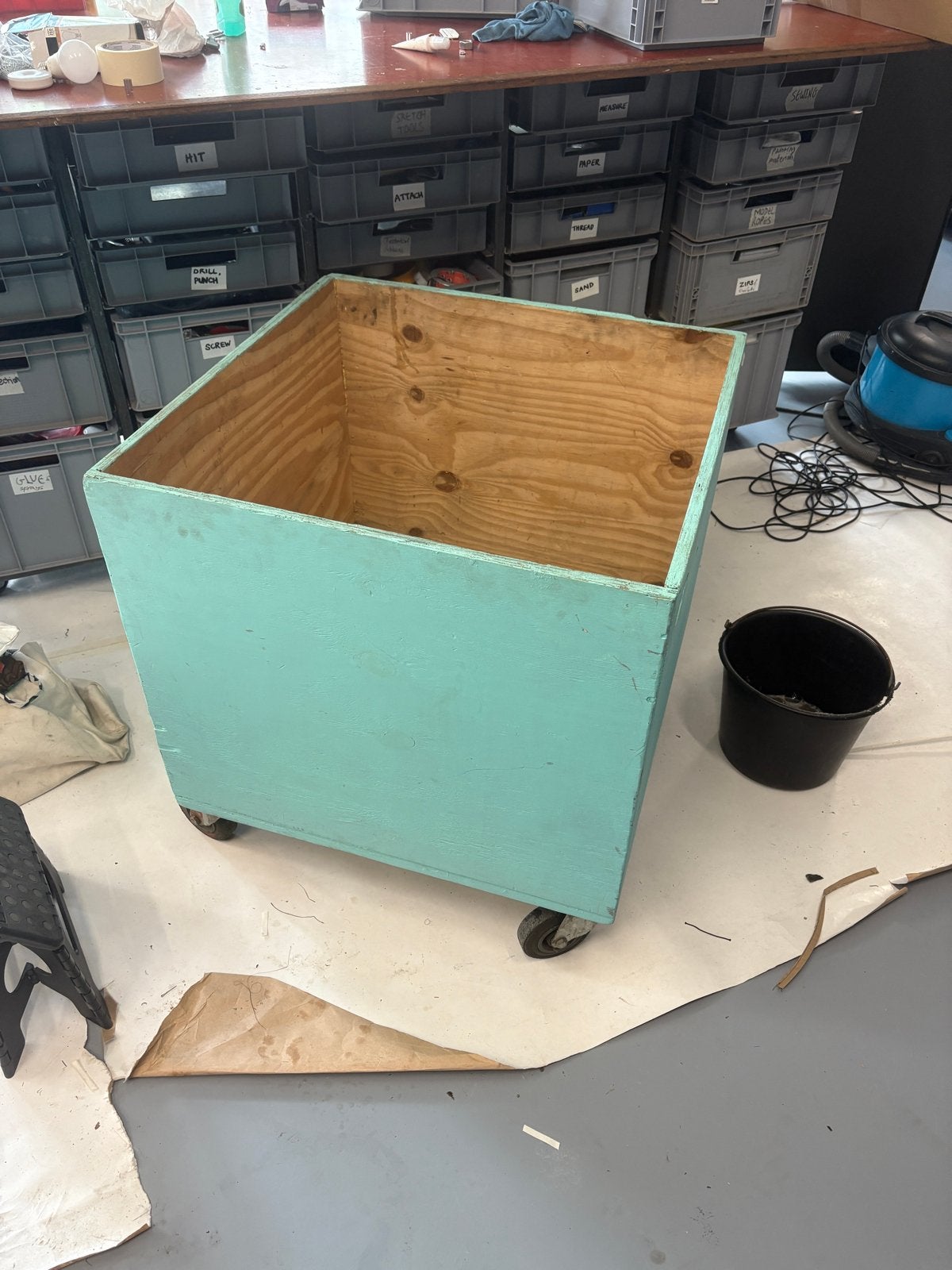 Robuuste houten opbergkist op wielen - Turquoise, Ophalen, 50 – 75, Gebruikt, 50 tot 100 cm