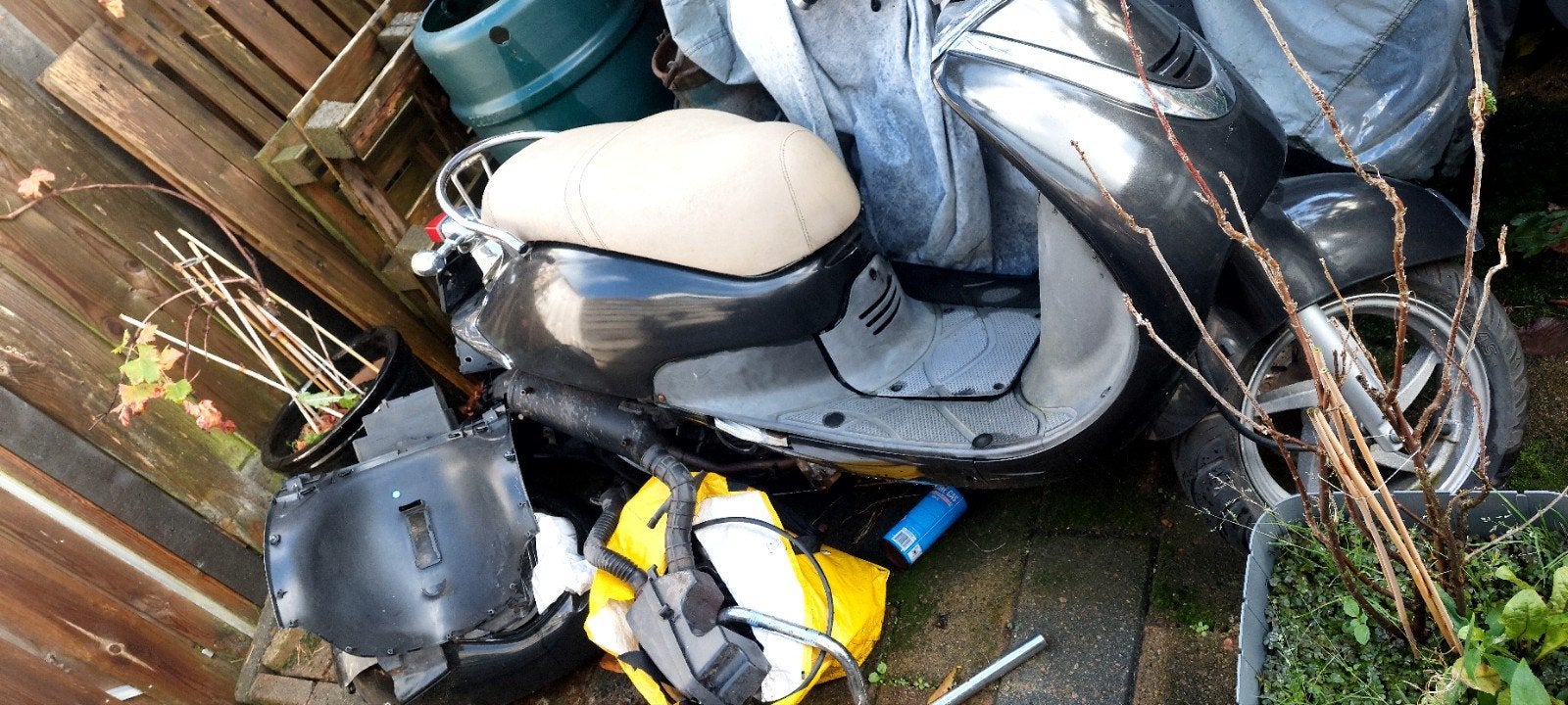 SYM Scooter uit 2009 - Loopt niet, met extra onderdelen, Ophalen, Gebruikt, SYM