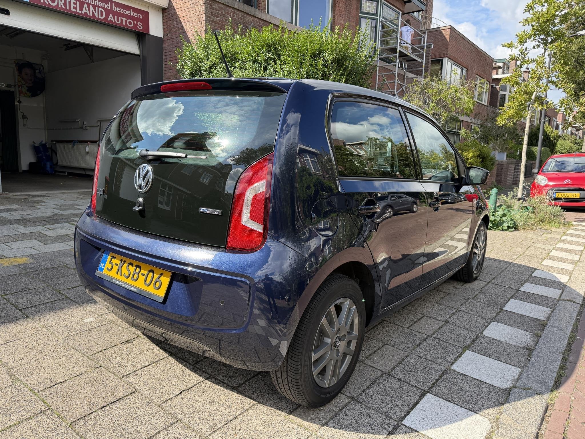 Foto 3 van Volkswagen Up! 1.0 move up! BlueMotion Navi Cruise control p