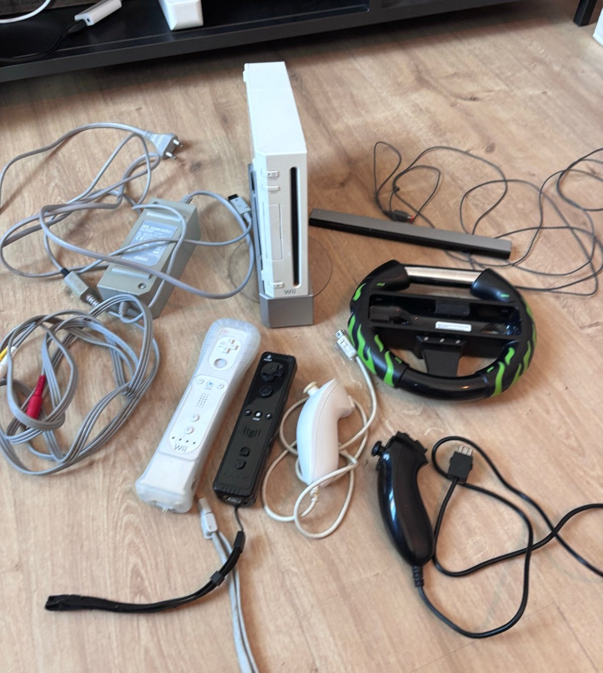 Wii console met 2 controllers en accessoires, Spelcomputers en Games, Ophalen of Verzenden, Gebruikt, Met 3 controllers of meer