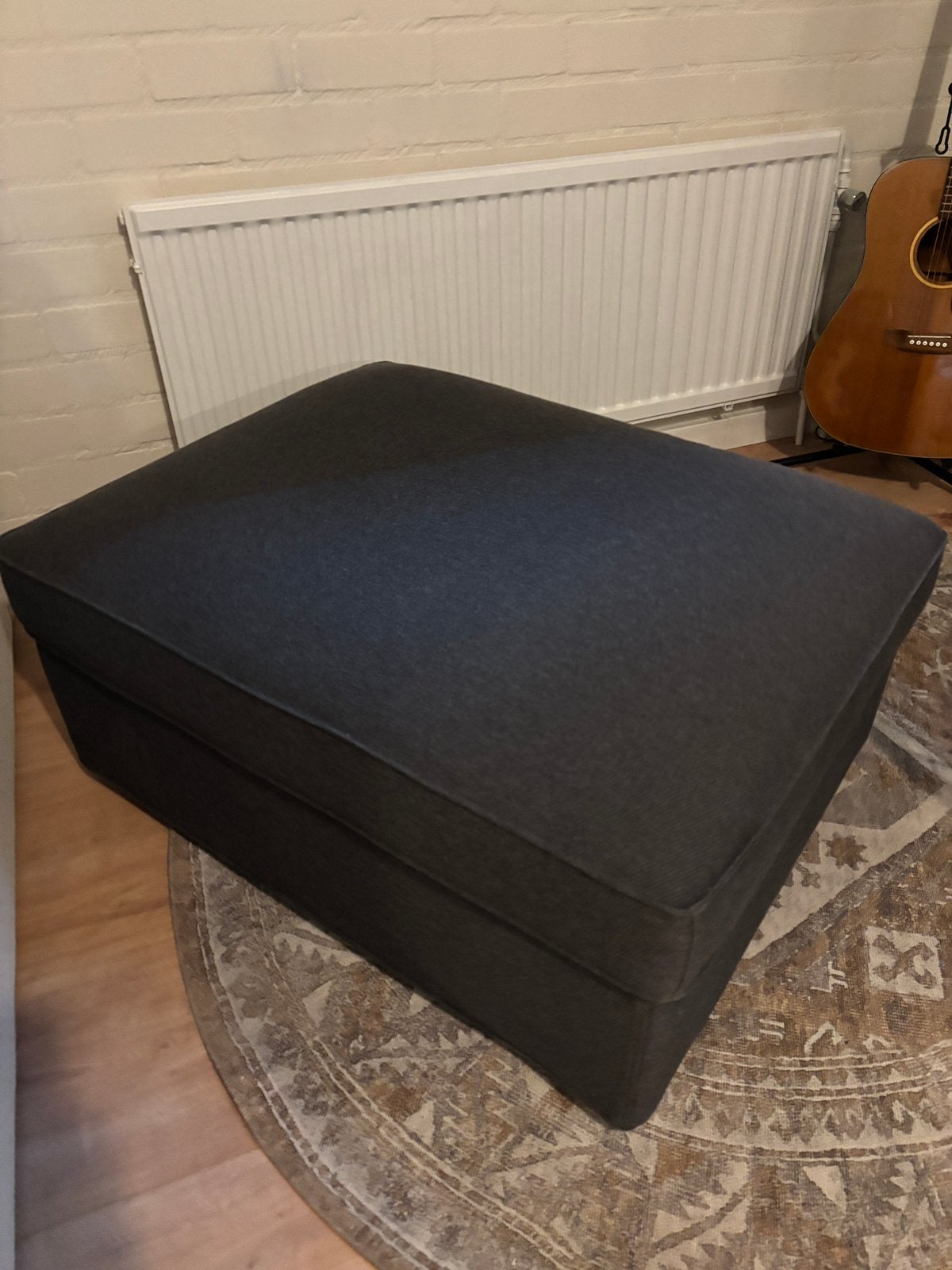 Ikea kivik voetenbank hocker grijs met opbergruimte zgan, Ophalen, 75 tot 100 cm, Zo goed als nieuw, Rechthoekig