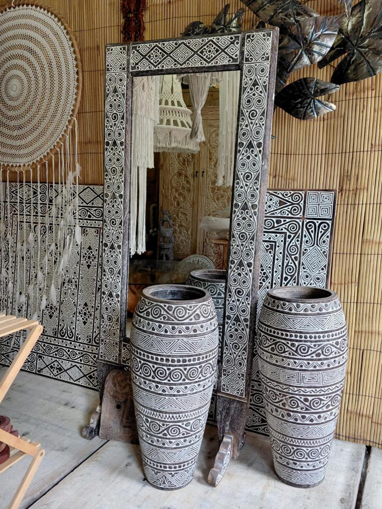 Grote houten spiegel met timor carving - 180x80cm, Huis en Inrichting, Woonaccessoires | Spiegels, Ophalen, Www.ibizasfeer.nl