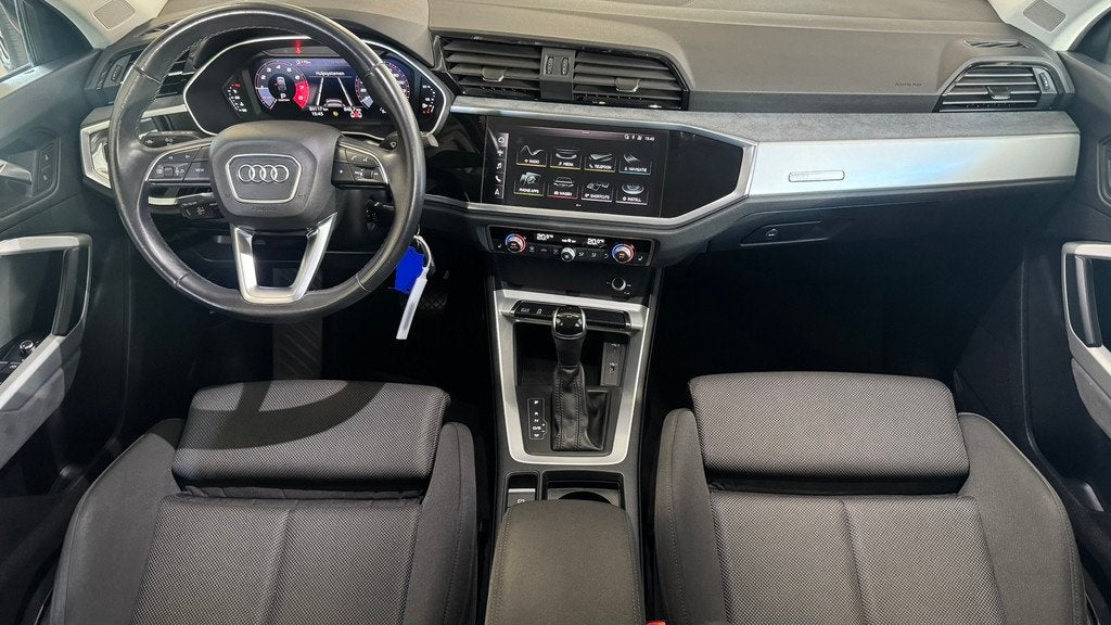 Audi Q3 Sportback 35 TFSI S-line Adaptive cruise Digitaal da, 4 cilinders, 150 pk, 1505 kg, Zwart