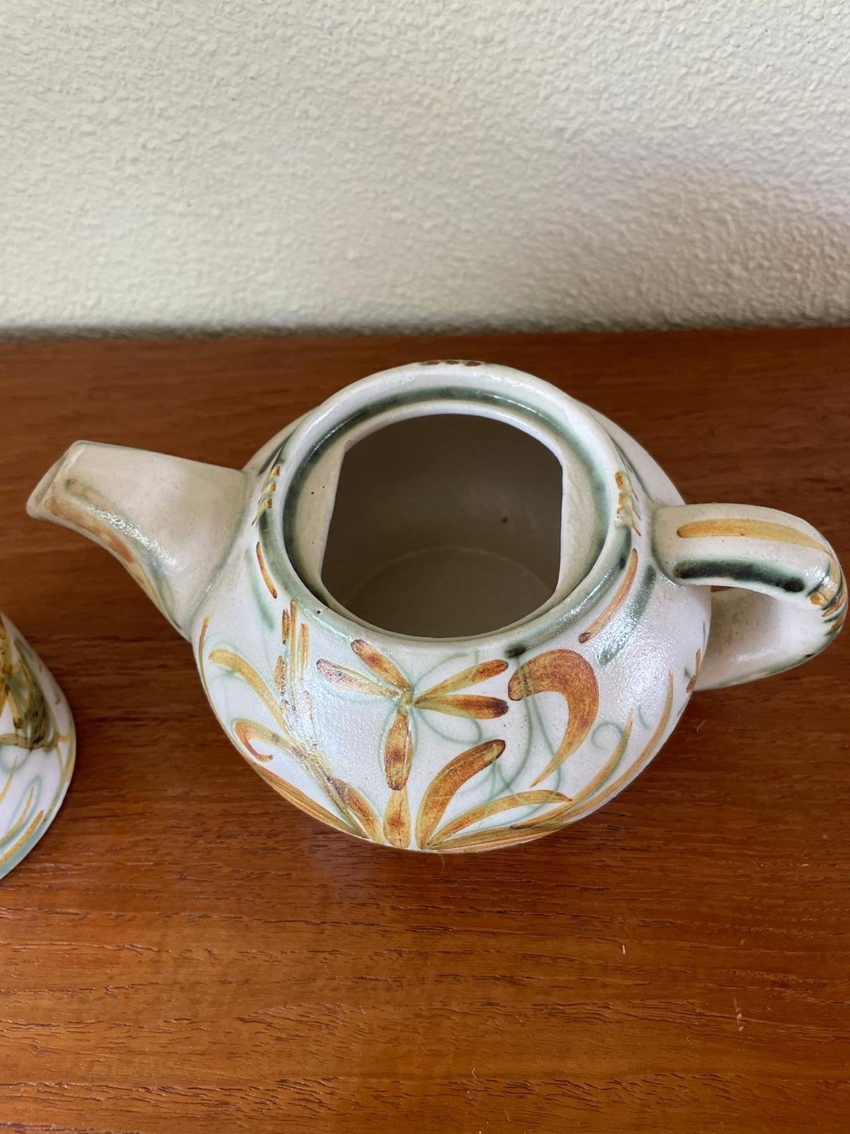 Vintage Keramiek Theepot en Vaasje - Gesigneerd, Ophalen