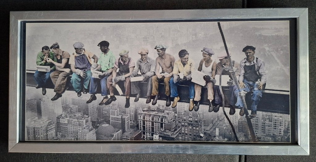 "Lunch atop a Skyscraper” in mooie Ikea lijst, Ophalen of Verzenden, Zo goed als nieuw, Minder dan 50 cm, Schilderij