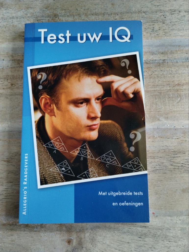 Test uw IQ - Boek met uitgebreide tests en oefeningen, Ophalen of Verzenden, Gelezen, Onbekend
