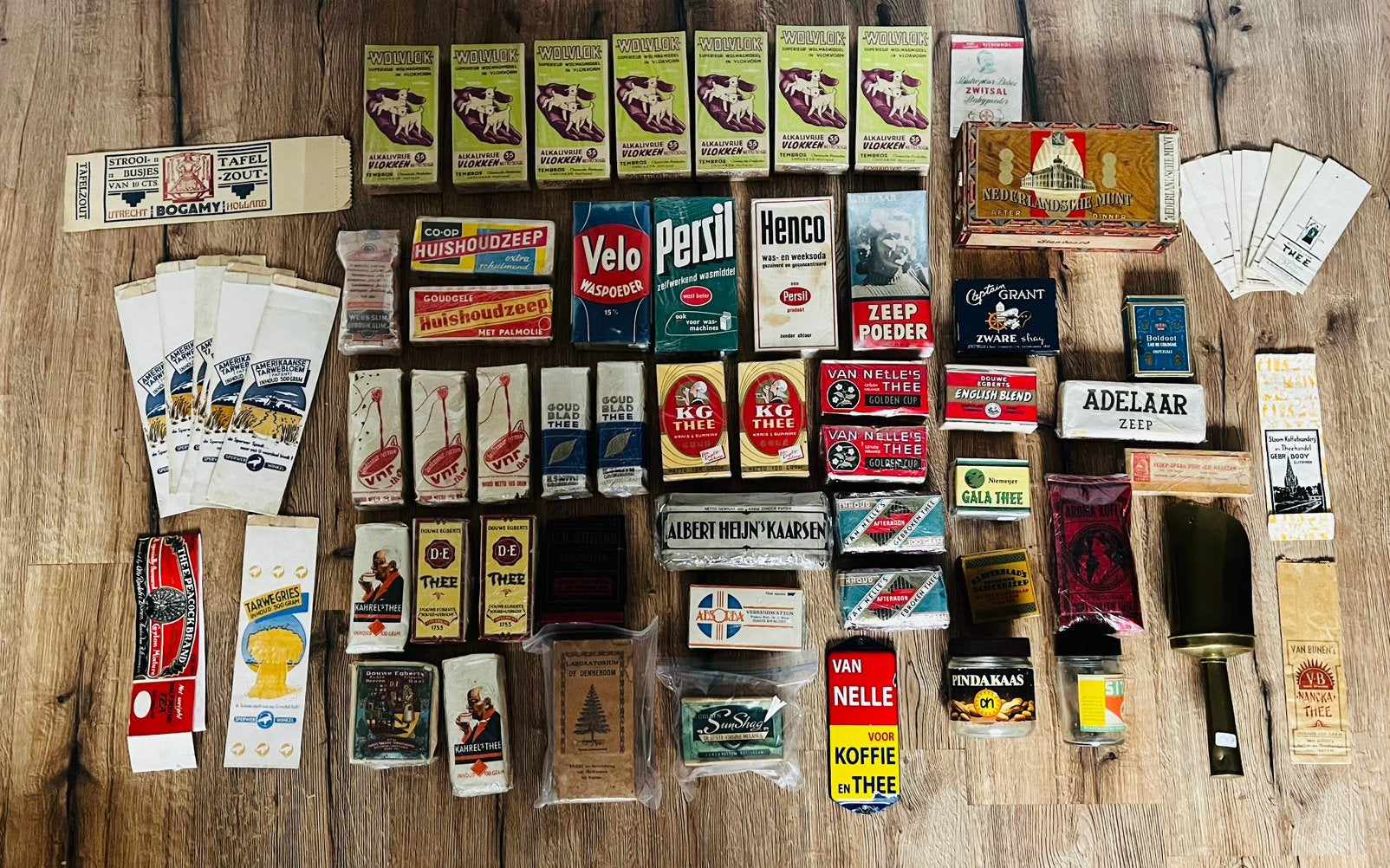 45 oude verpakkingen deurpostje (repl.) zakjes, schep,, Ophalen of Verzenden, Gebruikt